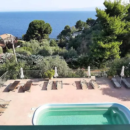 Aparthotel Syraino *